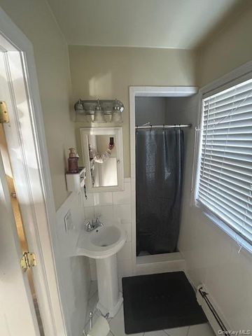 40 South Bayles Avenue Upper, Port Washington, NY 11050