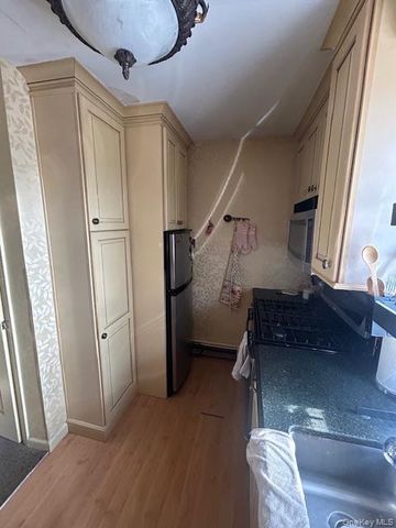 40 South Bayles Avenue Upper, Port Washington, NY 11050