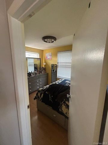 40 South Bayles Avenue Upper, Port Washington, NY 11050