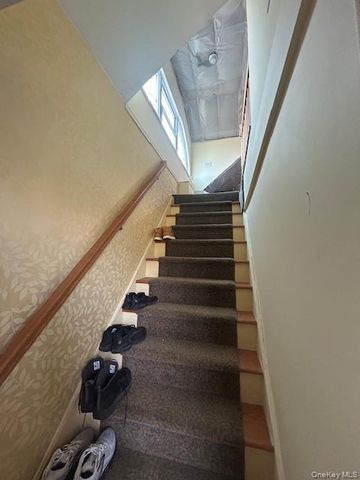 40 South Bayles Avenue Upper, Port Washington, NY 11050