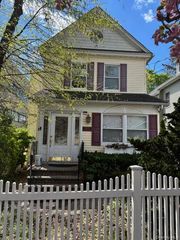 40 South Bayles Avenue Upper, Port Washington, NY 11050