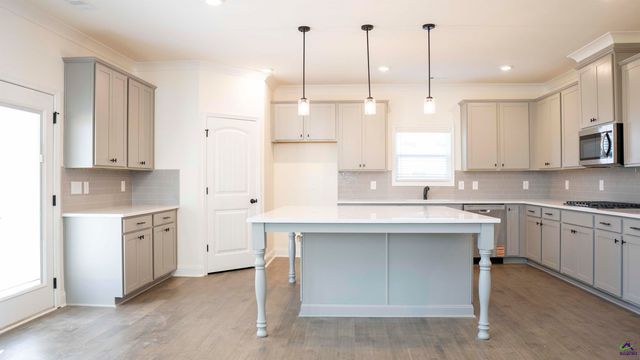 308 Garnet Drive, Bonaire, GA 31005