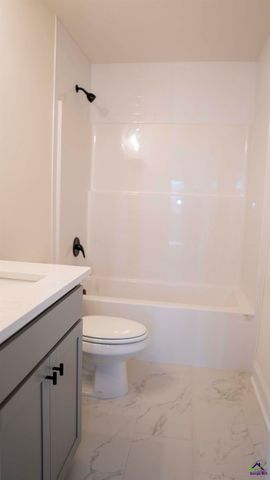 308 Garnet Drive, Bonaire, GA 31005