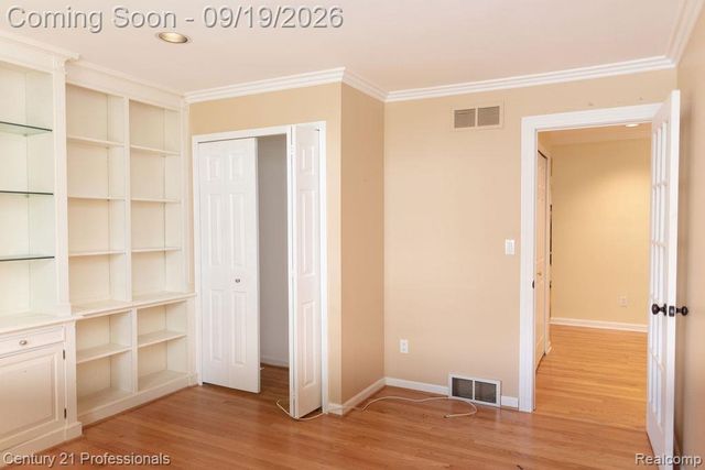 912 S Glenhurst Drive, Birmingham, MI 48009