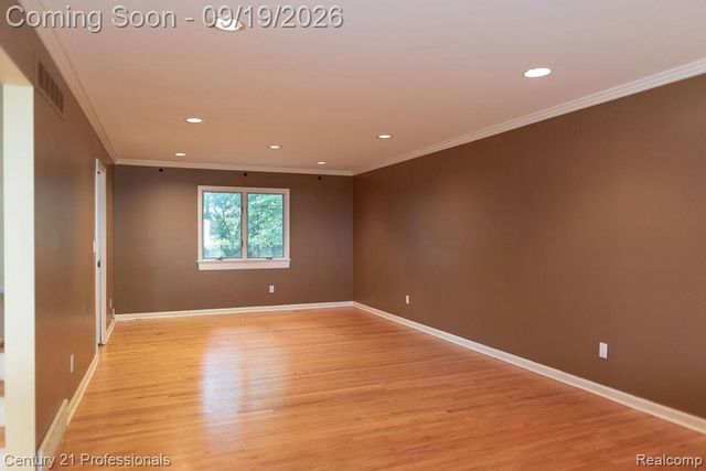 912 S Glenhurst Drive, Birmingham, MI 48009