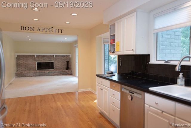 912 S Glenhurst Drive, Birmingham, MI 48009