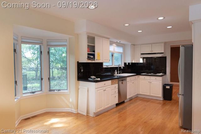 912 S Glenhurst Drive, Birmingham, MI 48009