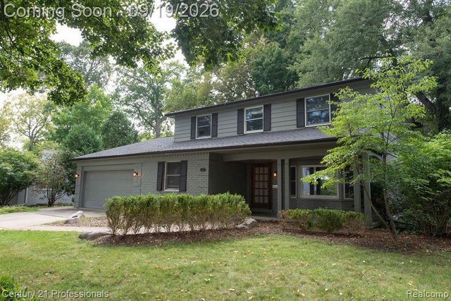 912 S Glenhurst Drive, Birmingham, MI 48009