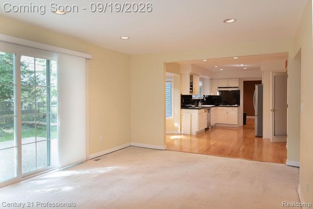 912 S Glenhurst Drive, Birmingham, MI 48009