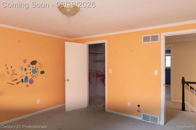 912 S Glenhurst Drive, Birmingham, MI 48009