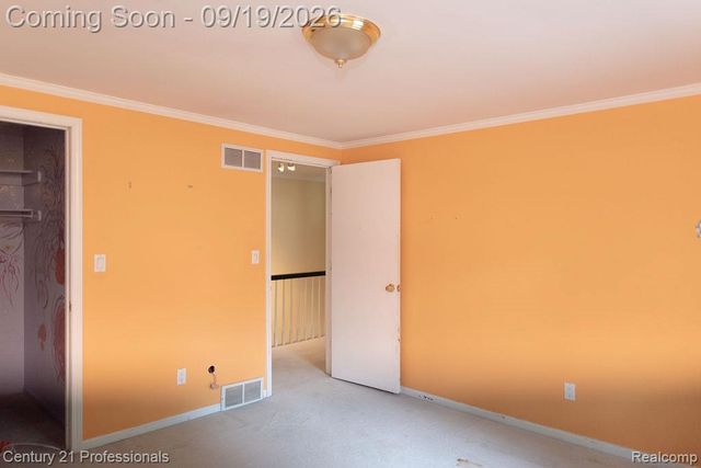 912 S Glenhurst Drive, Birmingham, MI 48009