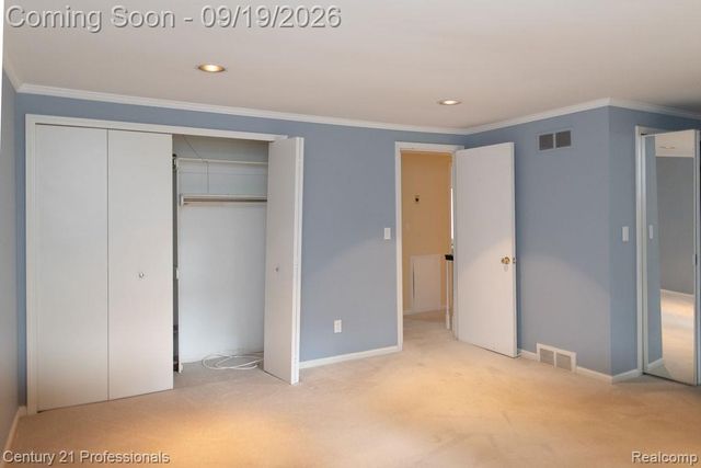 912 S Glenhurst Drive, Birmingham, MI 48009