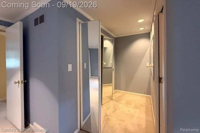 912 S Glenhurst Drive, Birmingham, MI 48009
