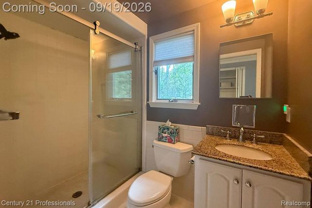 912 S Glenhurst Drive, Birmingham, MI 48009