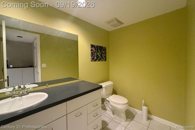 912 S Glenhurst Drive, Birmingham, MI 48009
