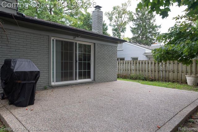 912 S Glenhurst Drive, Birmingham, MI 48009