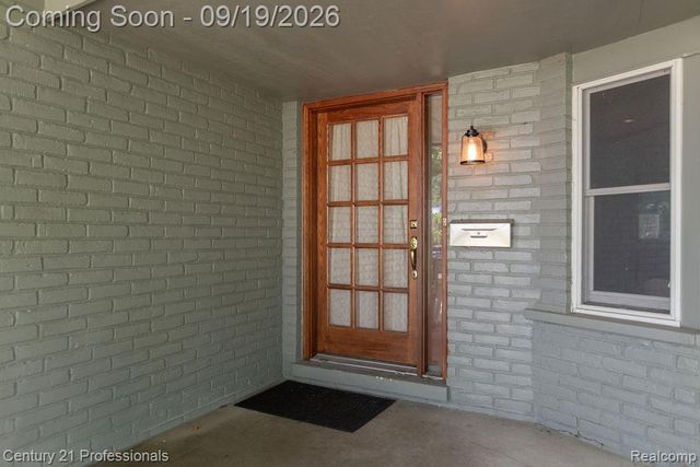 912 S Glenhurst Drive, Birmingham, MI 48009
