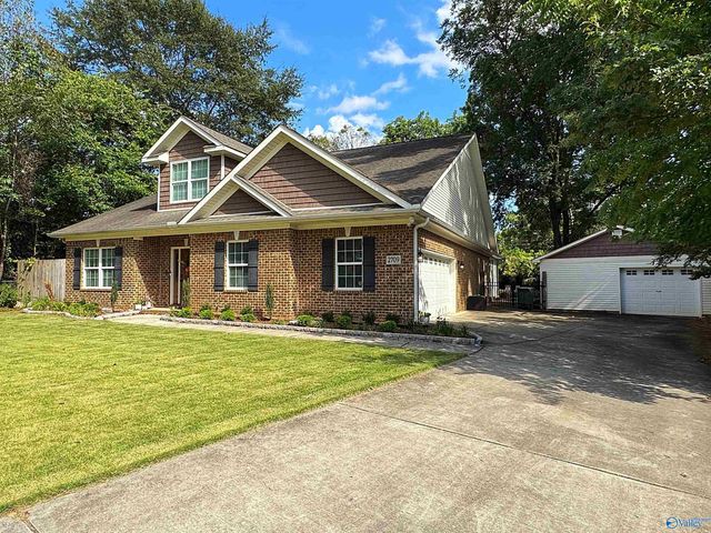 2709 Thornton Circle, Huntsville, AL 35801