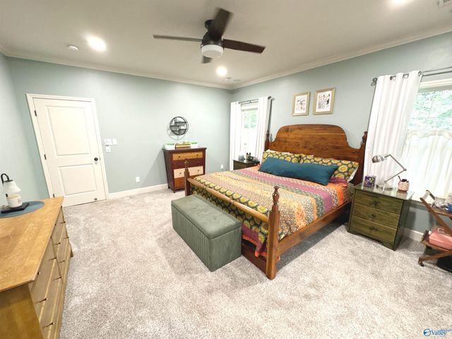 2709 Thornton Circle, Huntsville, AL 35801