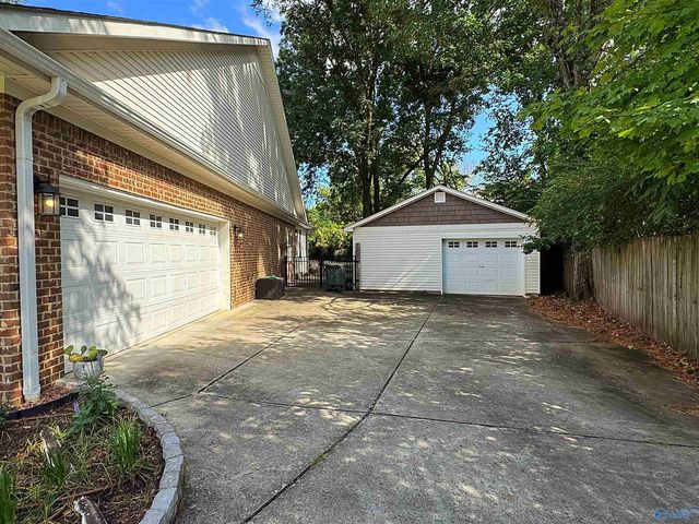 2709 Thornton Circle, Huntsville, AL 35801