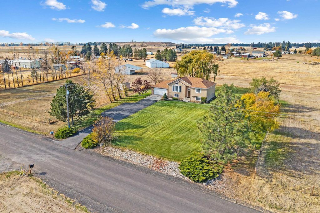 908 S Fairchild St, Medical Lake, WA 99022 photo 3