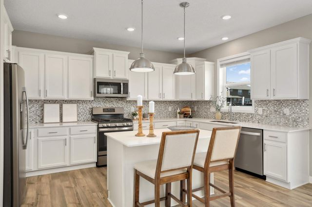 9850 Glacial Valley Road N, Woodbury, MN 55129