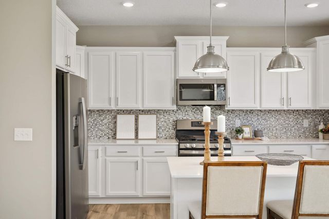 9850 Glacial Valley Road N, Woodbury, MN 55129