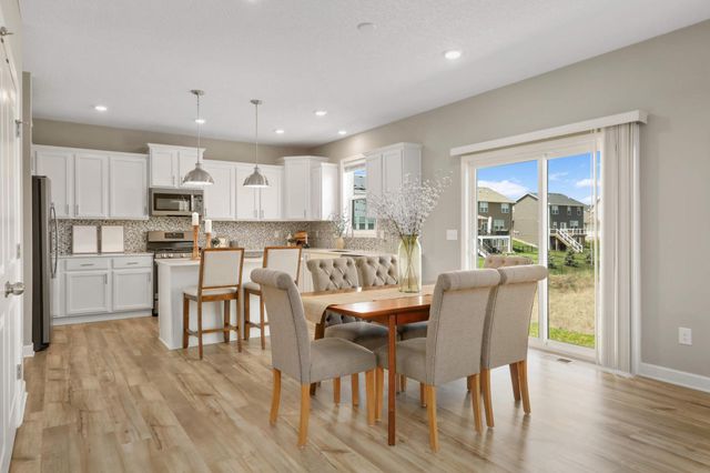 9850 Glacial Valley Road N, Woodbury, MN 55129