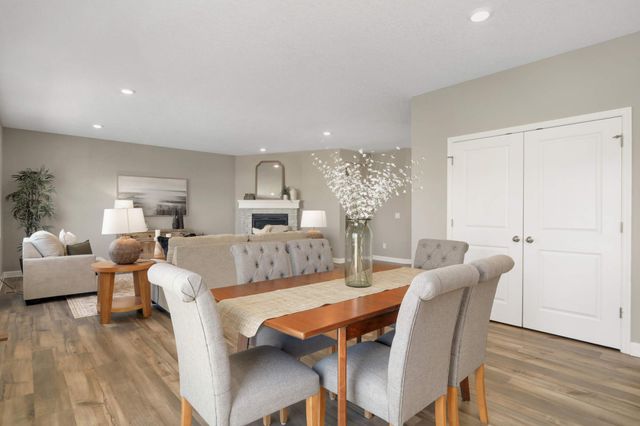 9850 Glacial Valley Road N, Woodbury, MN 55129