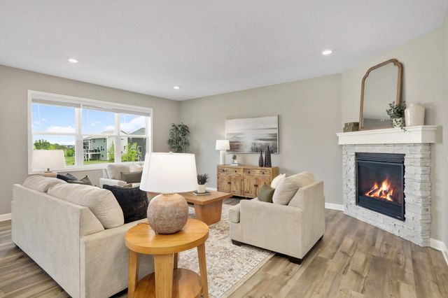 9850 Glacial Valley Road N, Woodbury, MN 55129