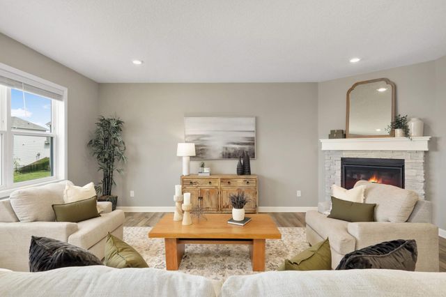 9850 Glacial Valley Road N, Woodbury, MN 55129