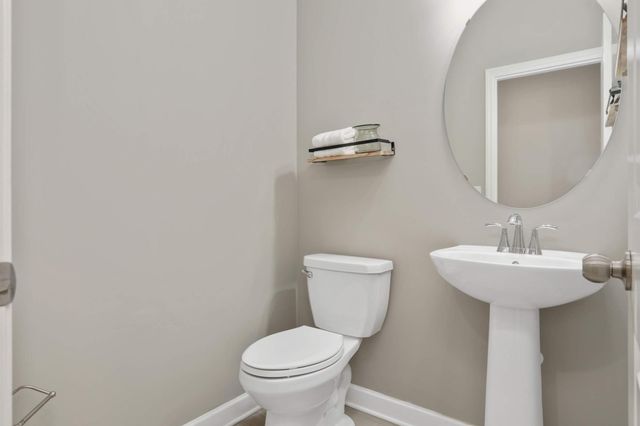 9850 Glacial Valley Road N, Woodbury, MN 55129