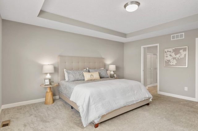 9850 Glacial Valley Road N, Woodbury, MN 55129