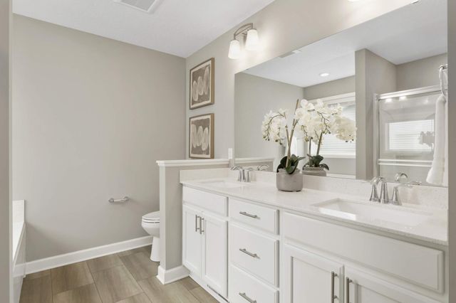 9850 Glacial Valley Road N, Woodbury, MN 55129