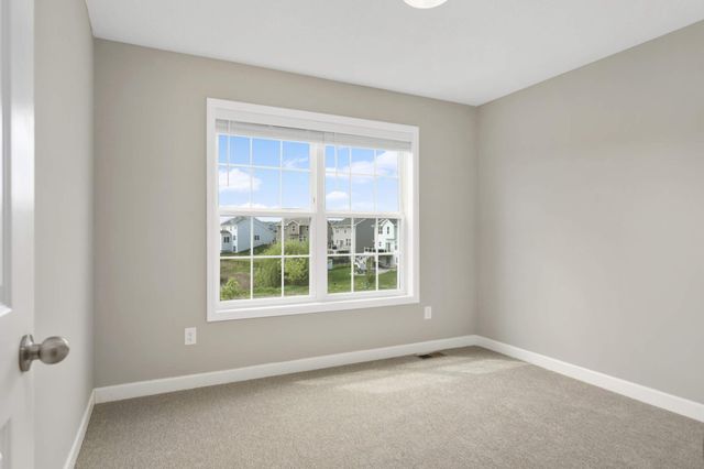 9850 Glacial Valley Road N, Woodbury, MN 55129