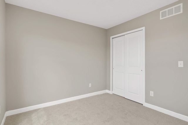 9850 Glacial Valley Road N, Woodbury, MN 55129