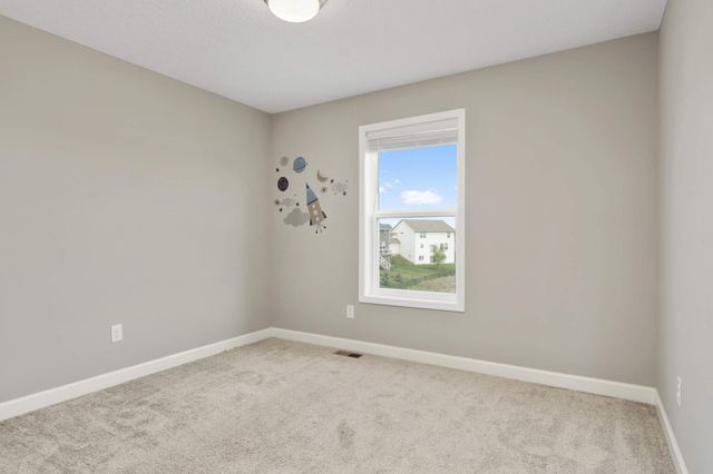 9850 Glacial Valley Road N, Woodbury, MN 55129