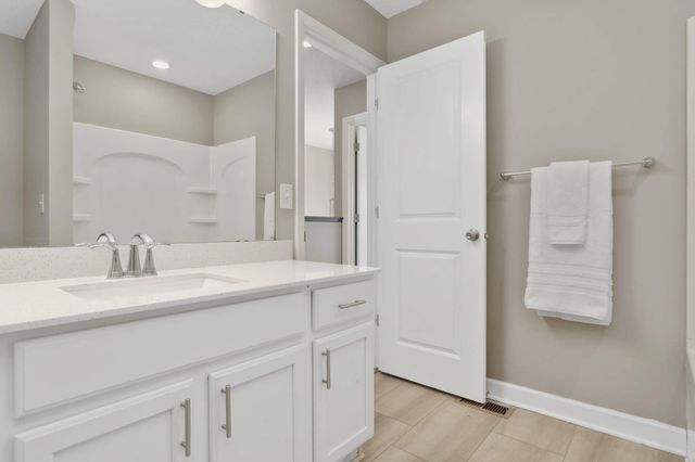 9850 Glacial Valley Road N, Woodbury, MN 55129