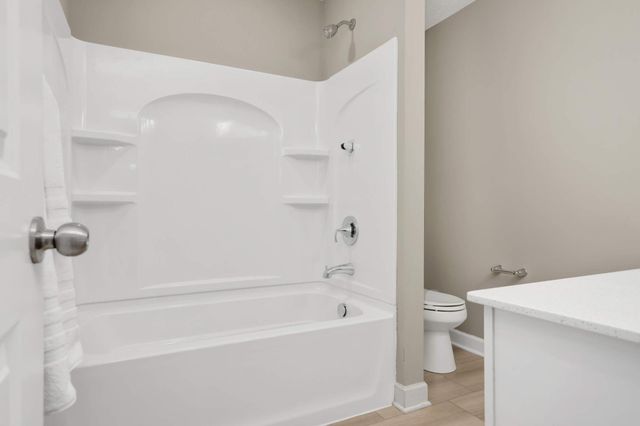 9850 Glacial Valley Road N, Woodbury, MN 55129