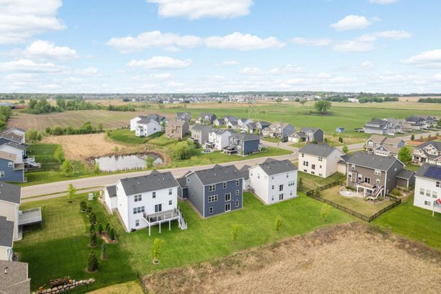 9850 Glacial Valley Road N, Woodbury, MN 55129