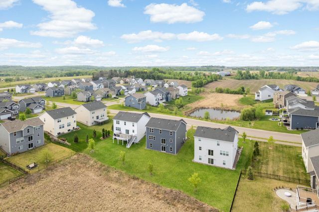 9850 Glacial Valley Road N, Woodbury, MN 55129