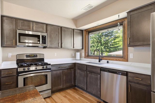 6085 Trail Ridge DRIVE, Greendale, WI 53129