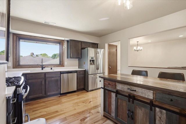 6085 Trail Ridge DRIVE, Greendale, WI 53129