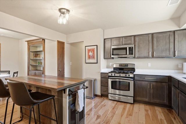6085 Trail Ridge DRIVE, Greendale, WI 53129