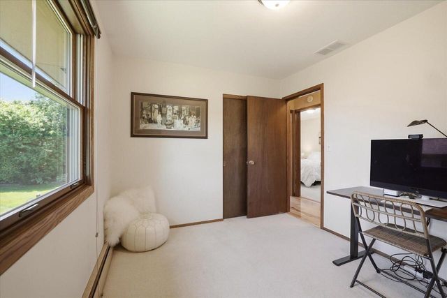 6085 Trail Ridge DRIVE, Greendale, WI 53129