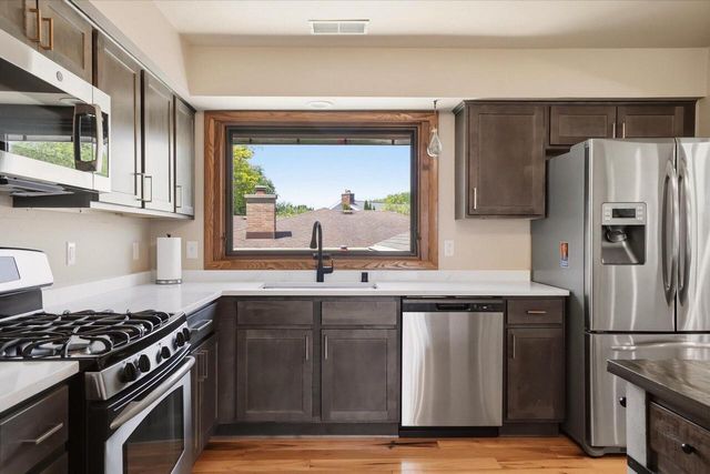 6085 Trail Ridge DRIVE, Greendale, WI 53129