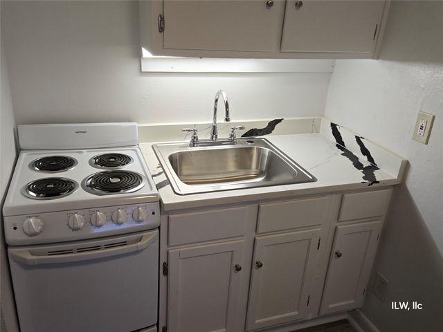 301 Avondale Street 28, Houston, TX 77006