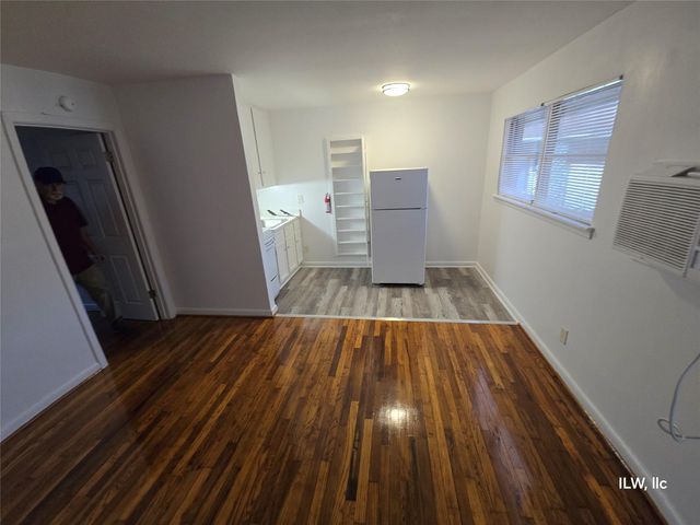 301 Avondale Street 28, Houston, TX 77006