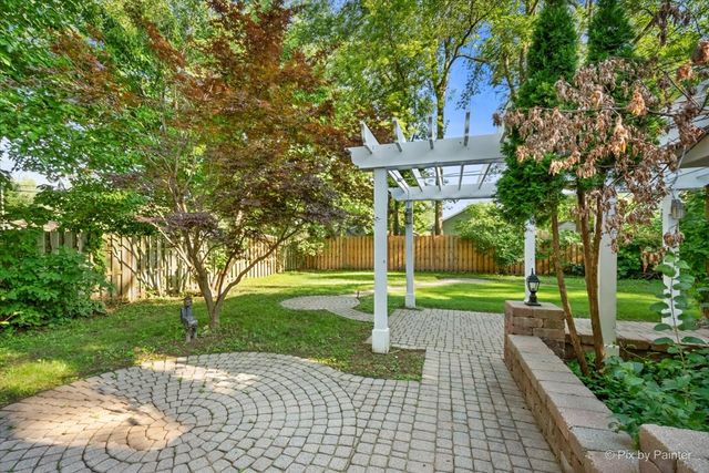 116 Deer Path Road, Lake In The Hills, IL 60156