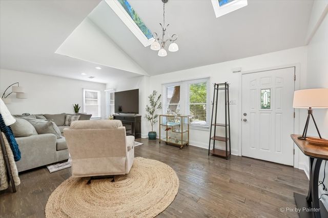116 Deer Path Road, Lake In The Hills, IL 60156